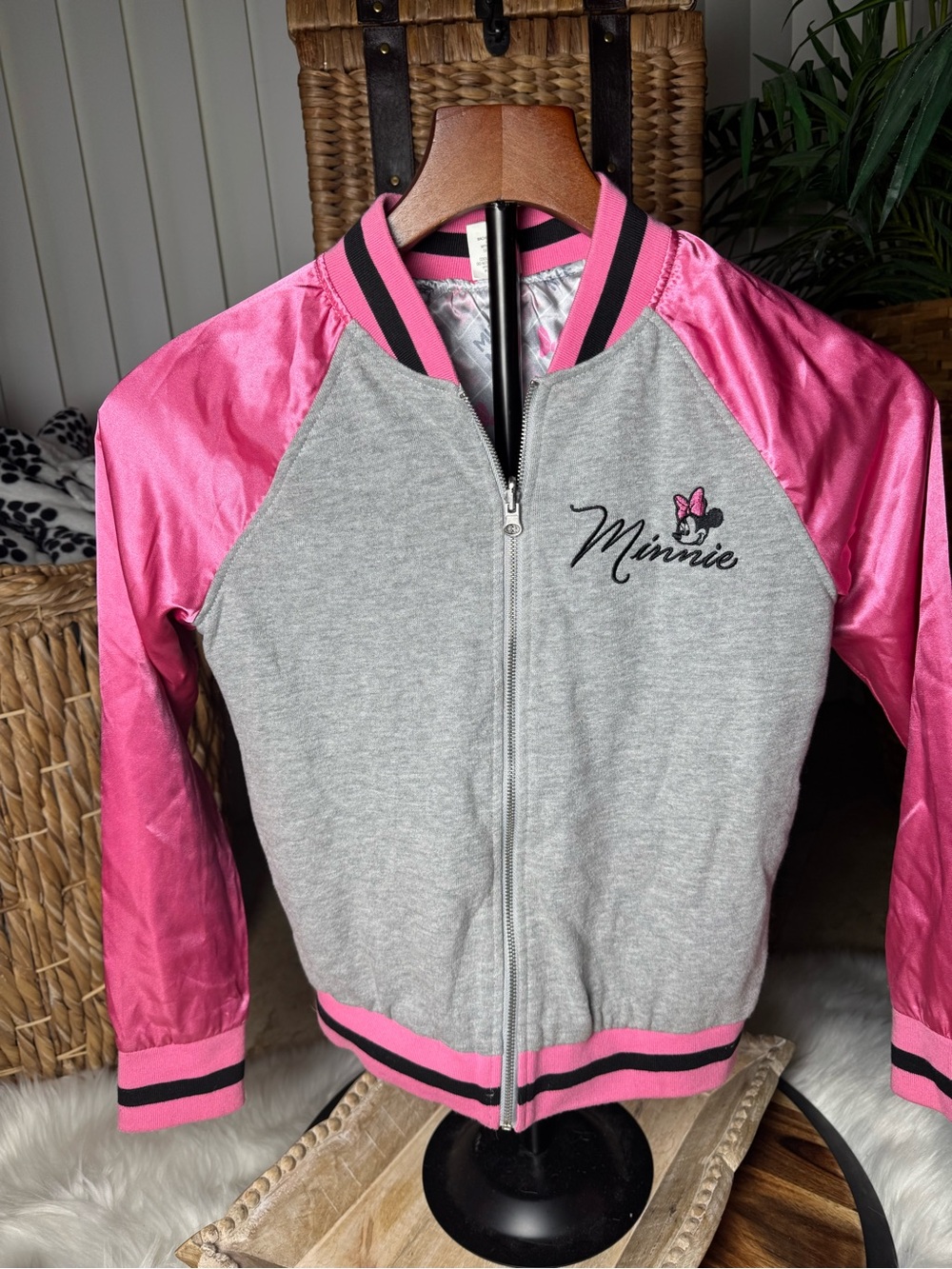 Minnie Mouse Girls' Pink & Gray reversible bomberJacket.